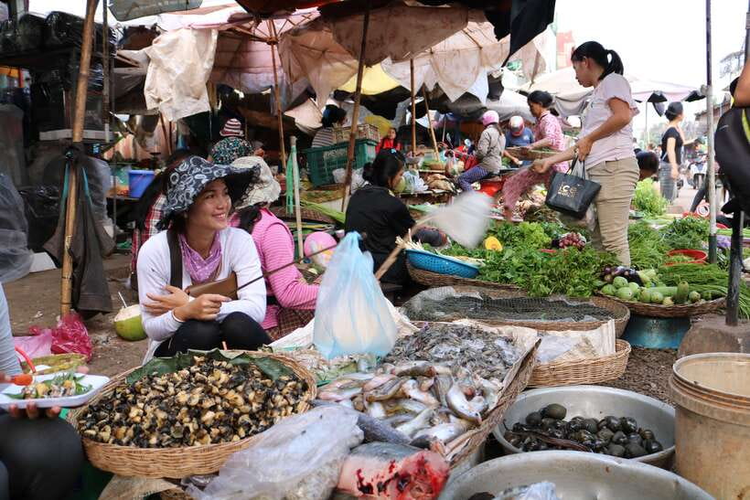 Twilight Tastes of Siem Reap Include Dinner - Alleyways, local goods, and an unexpected shopping stop