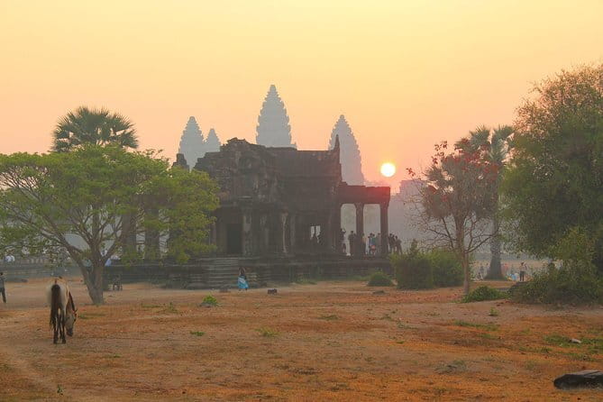 Two Day Angkor Temples Tours - Day 2: Angkor Wat, Angkor Thom, and Ta Prohm