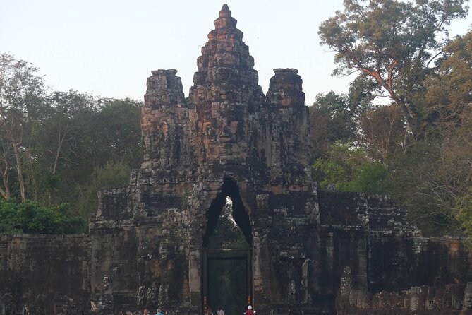 Two Days Angkor Wat Park-Beng Mealea and Kampong Phluk Village - Guide quality can shape the whole experience