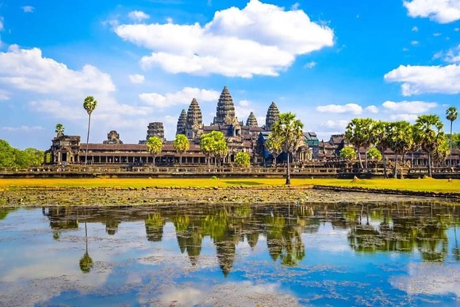 Ultimate Half Day Tour- Angkor Wat, Ta Promh and Bayon Temple - Angkor Thom and the giant faces at the South Gate