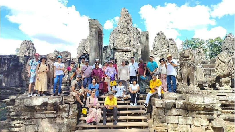 Ultimate Sunrise to Angkor Wat, Angkor Thom and Bayon Temple - A final look at Victory Gate