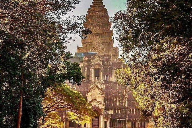Unveil The Magic Of Angkor Wat Sunset In A Day Personalized Tours - Phnom Bakheng: the sunset finish