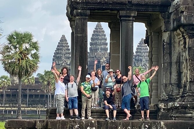 Wildlife Expedition: Elephant Sanctuary, Kbal Spean Banteay Srei - Ta Prohm, the Tomb Raider temple