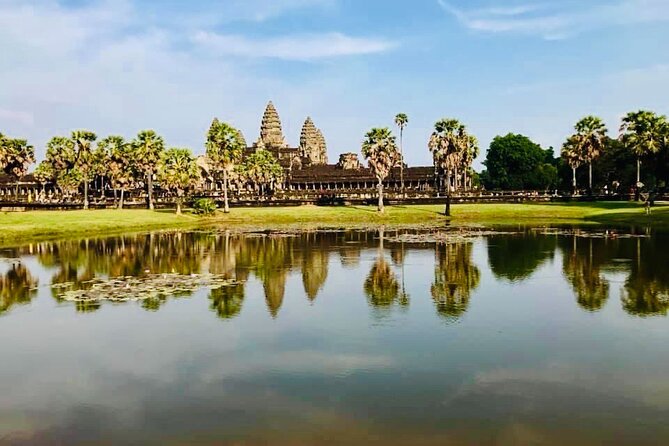 Wildlife Expedition: Elephant Sanctuary, Kbal Spean Banteay Srei - Angkor Wat, two hours with Cambodia’s great monument